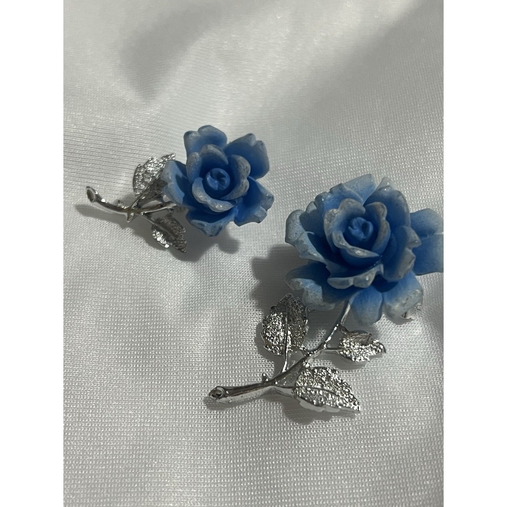 Vintage Blue Floral Scatter‎ Pins Set of Two Mid Century Blue and White